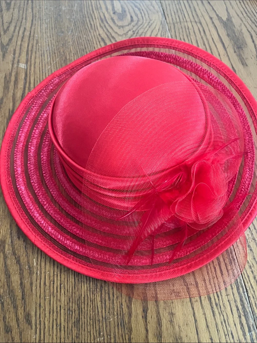 Vintage Elegant Women's Red straw Hat with Decorative Bow